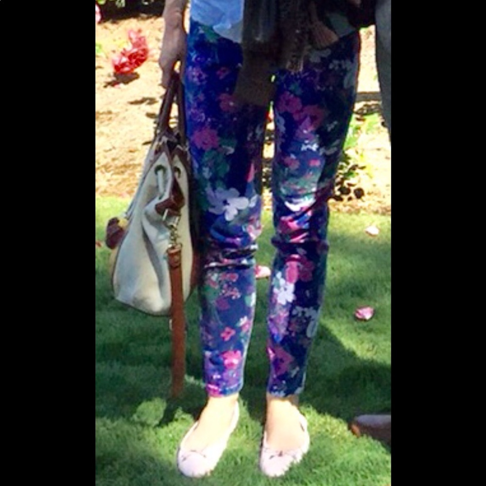 Vineyard Vines Floral Print Denim Pants - Size 2 - Picture 7 of 7